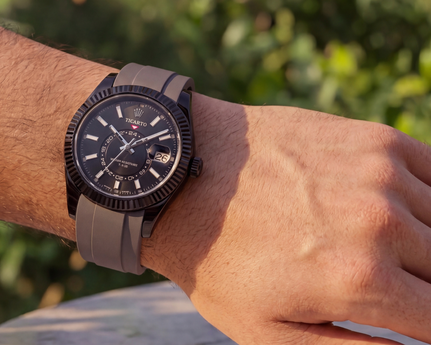 TICARTO T-3706 "Obsidian" GMT Edition – Matte Black Fluted Bezel with Slate Grey Rubber Strap