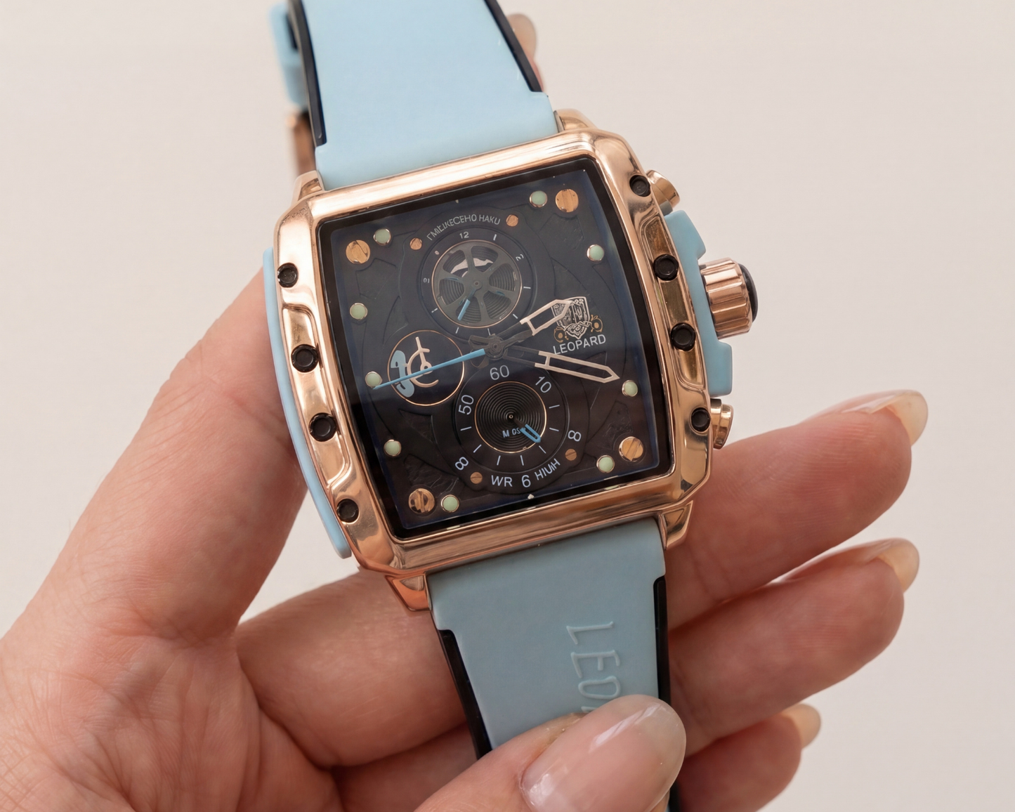 Leopard Men's Luxury Sport Watch – Rose Gold Square Case with Cyan Silicone Strap