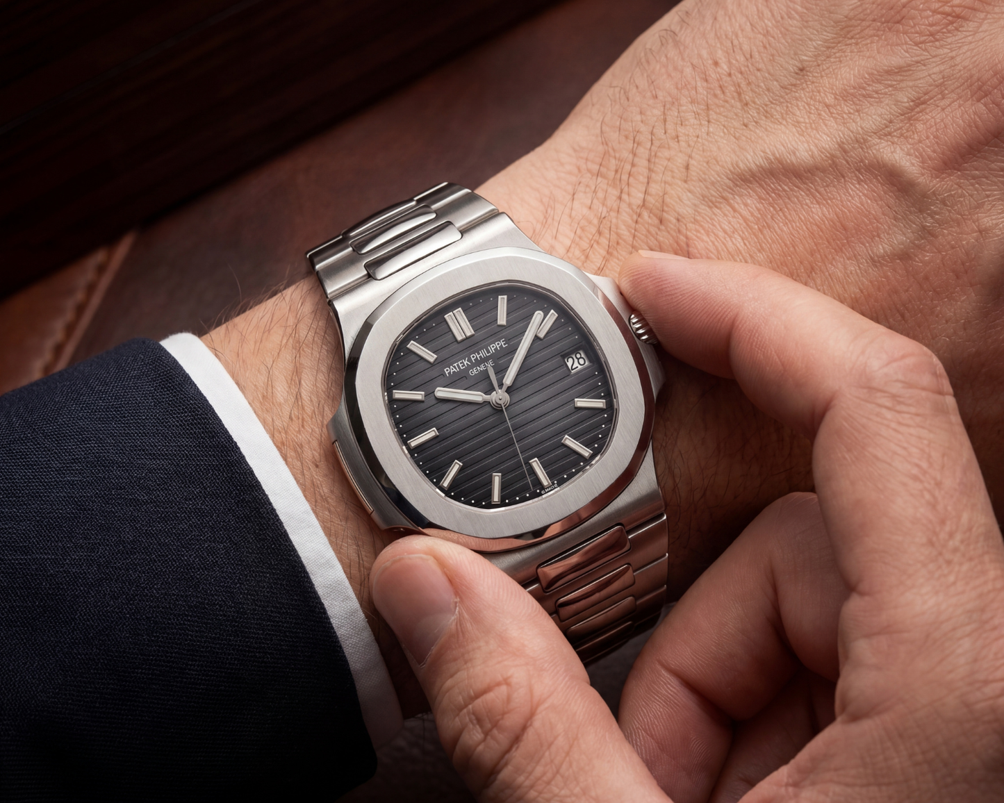 Luxury Stainless Steel Patek Philippe Nautilus Style Watch – Black Dial with Date Window