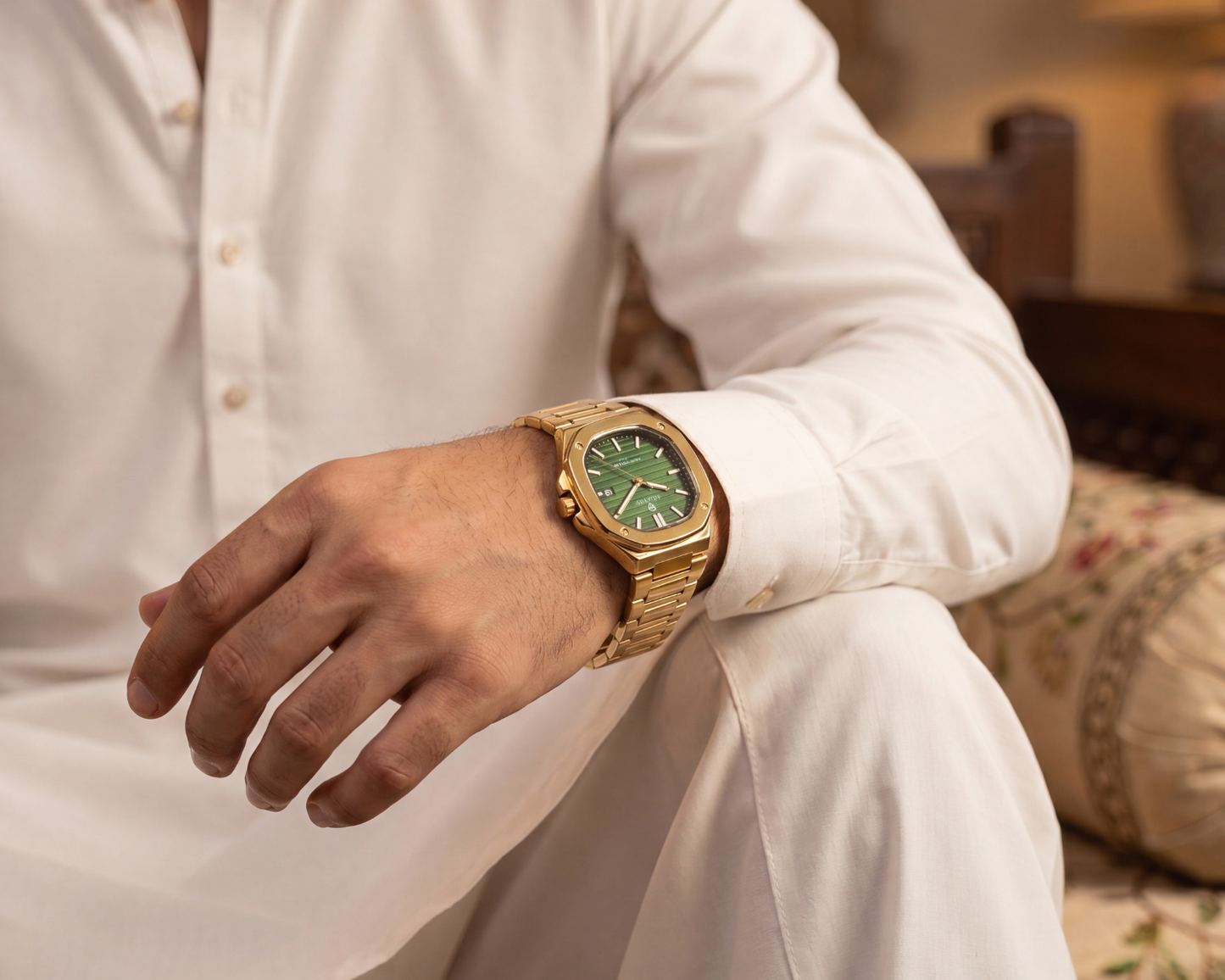 TICARTO FR737 Emerald Prestige Edition | Men's Gold-Tone Luxury Watch with Textured Green Dial